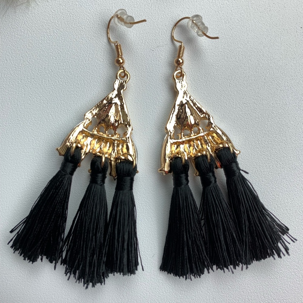 BLACK CRYSTAL TASSEL EARRINGS - Picture 5 of 5
